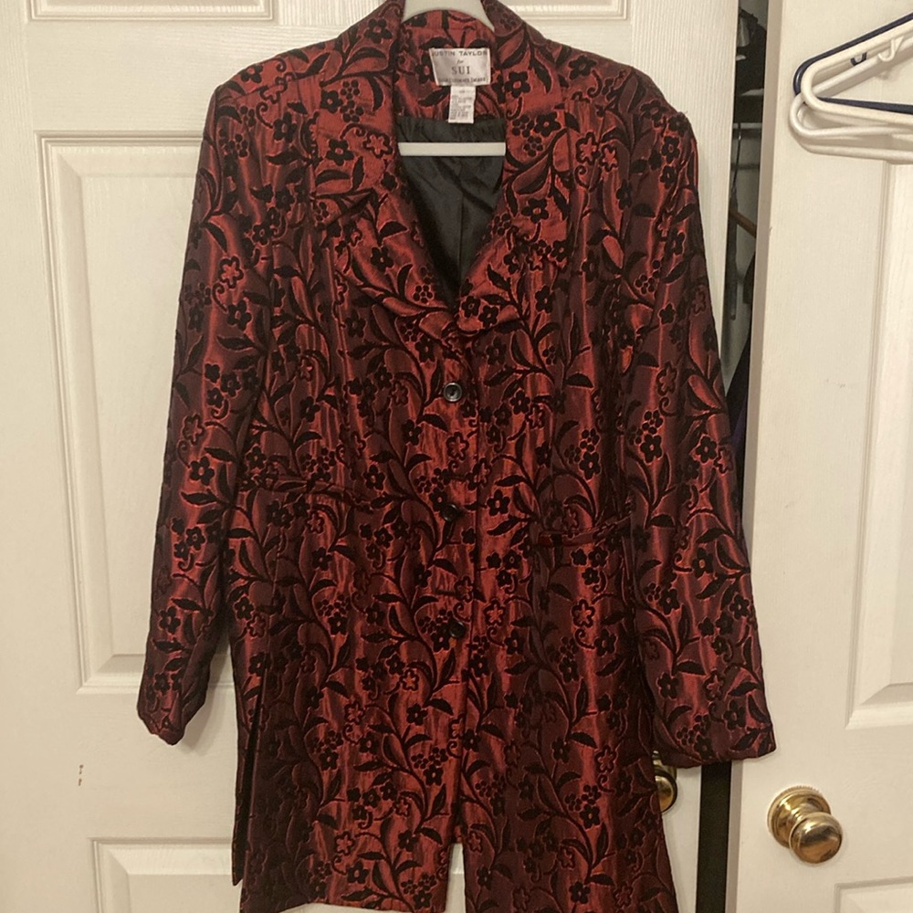 Justin Taylor fancy jacket. Side slit, front hidden pockets